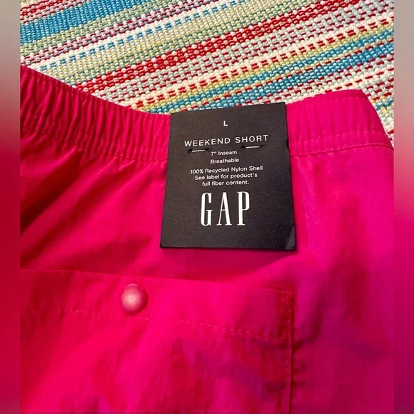 NWT Men’s GAP Weekend Short 7” Inseam- Men’s Large Hot Pink Beach Swim Shorts - Picture 3 of 4